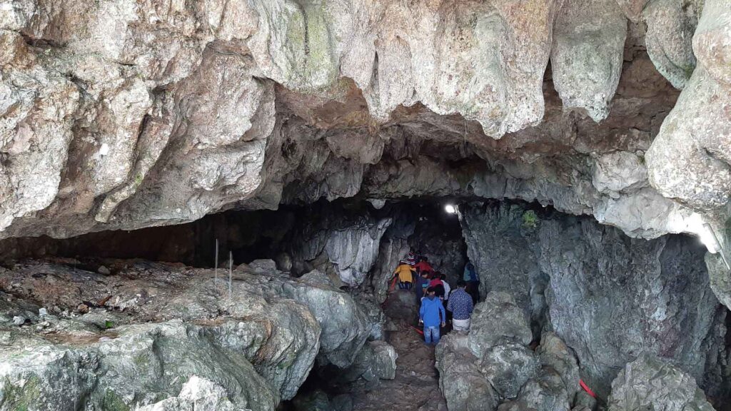 caving in meghalaya 1